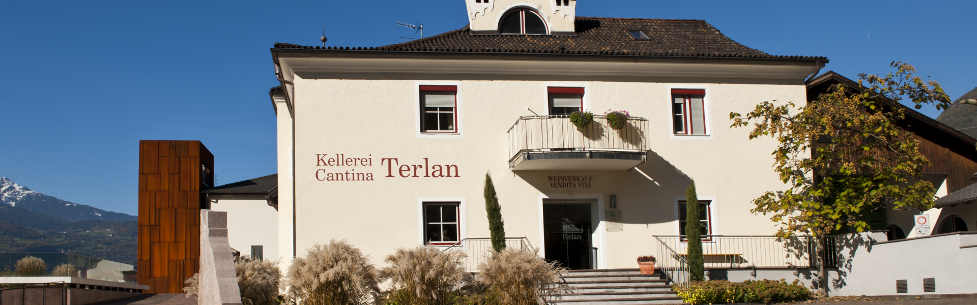TERLAN Kellerei Ohne Parkschild 2 TERLAN Kellerei Ohne Parkschild 2